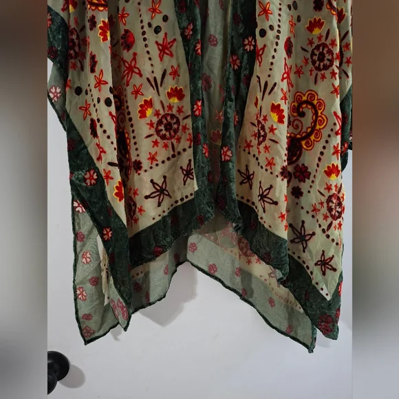 Stunning emerald floral burnout Rayon velvet kimono overlay - Picture 6 of 9